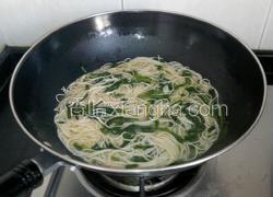 煸韭菜龙须汤面