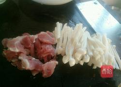 菠菜海鲜菇瘦肉粥的做法图解3