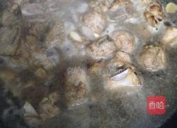 土豆焖排骨的做法图解2