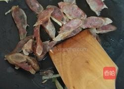 港式腊肠炒大白菜的做法图解3