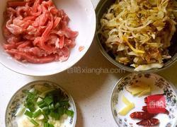 酸菜肉丝炒米饭的做法图解1