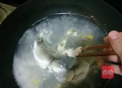 鲫鱼汤的做法图解5