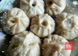 韭菜鸡蛋（香菇芹菜肉）包子的做法图解10