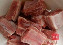 糖醋排骨山药板栗的做法图解1