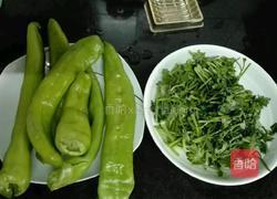 焖尖椒的做法图解1