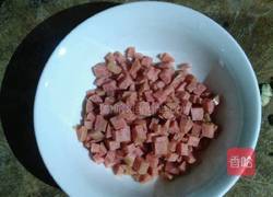 香肠炒饭的做法图解1