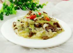 莴苣牛肉炒河粉