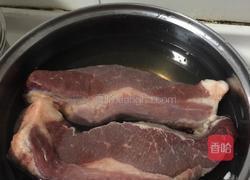 卤牛肉的做法图解1