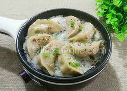 小熊煎锅芹菜鲜肉煎饺