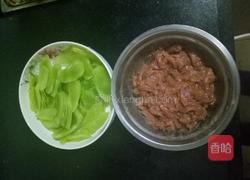 莴笋炒肉的做法图解2