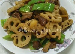 藕片炒肉配尖椒