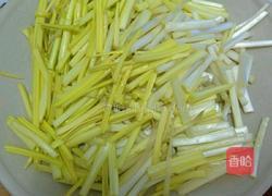 韭黄炒鸡蛋的做法图解1