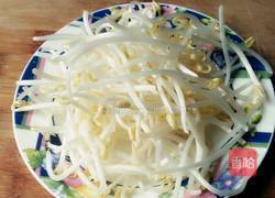 菠菜炒黄豆芽的做法图解2