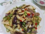 南雄酸笋炒茄子的做法[图]