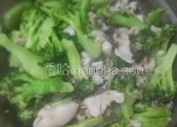 西兰花炒鱼片