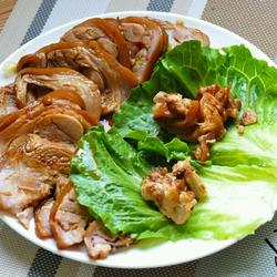 酱焖肘子