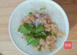 马蹄肉末拌白粥的做法图解1