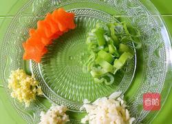 五花肉渣炒西兰花的做法图解3