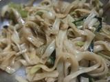 芹菜葱花瘦肉炒河粉