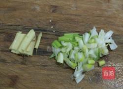 尖椒炒鸡蛋的做法图解3