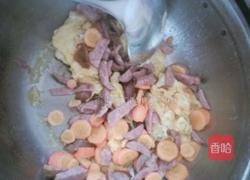 鸡蛋炒香肠和胡萝卜的做法图解5