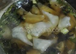 清汤荠菜馄炖