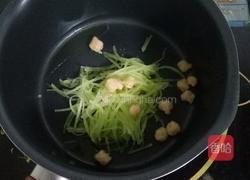 青笋鸡丸蝴蝶面的做法图解4