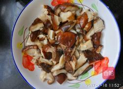 香菇炒肉的做法图解5