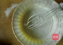 葡萄干肉松蛋糕卷的做法图解5