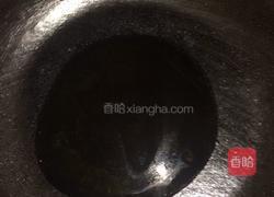 辣白菜炒饭的做法图解1