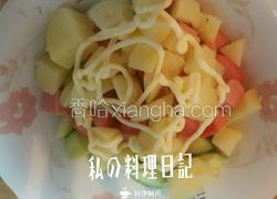 土豆黄瓜红肠色拉