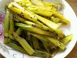 黑芝麻炒芹菜的做法[图]