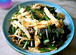 蛋包丝炒韭菜花