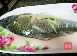 平菇炖鲫鱼（双椒版）的做法图解1