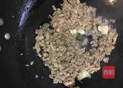 青椒肉粒炒饭的做法图解5