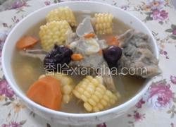 玉米枸杞红枣大骨头汤