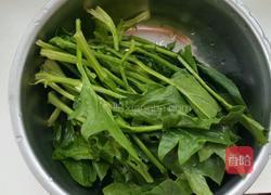 凉拌菠菜的做法图解1