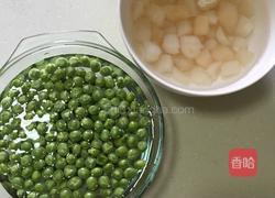豌豆炒鲜贝的做法图解1