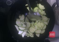 西葫芦炒肉的做法图解6