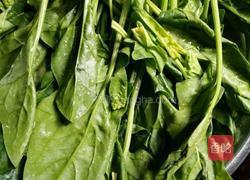 凉拌菠菜的做法图解1