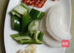 尖椒肉丝的做法图解1