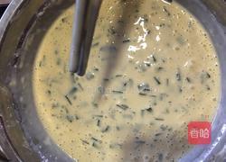 韭菜鸡蛋饼的做法图解2