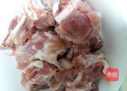 玉米胡萝卜排骨汤的做法图解1
