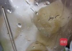 香蕉奶昔的做法图解4