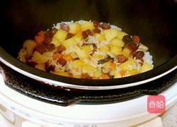 土豆香菇香肠焖饭的做法图解6