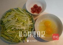 韭黄炒蛋加腊肠版的做法图解1