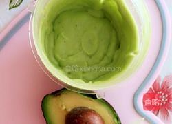 牛油果香蕉泥宝宝辅食的做法图解3