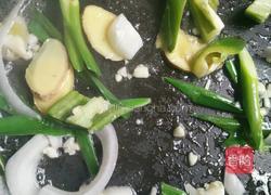 姜葱炒五花肉的做法图解3