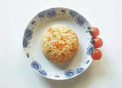 胡萝卜青瓜鸡蛋炒饭