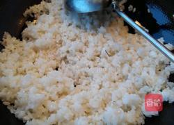 黄金炒饭的做法图解2